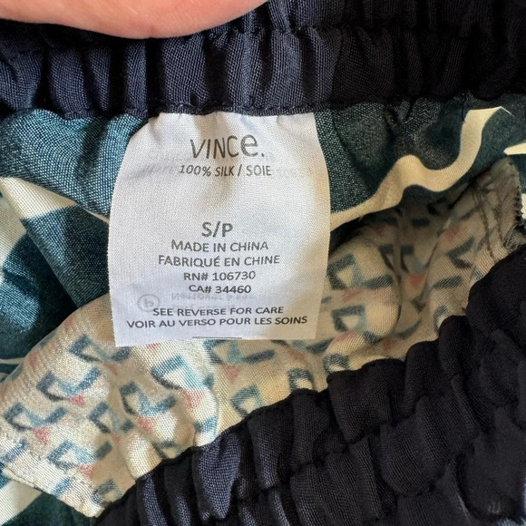 Vince Border Print Coastal Navy Blue Tie-Front Silk Shorts size small - Picture 4 of 7